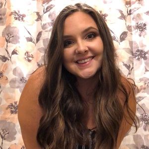 Meet your Posher, Elizabeth